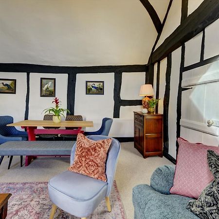 Loft Cottage By Spa Town Property - 2 Bed Tudor Retreat Near To Stratford-Upon-Avon, Warwick & Solihull المظهر الخارجي الصورة